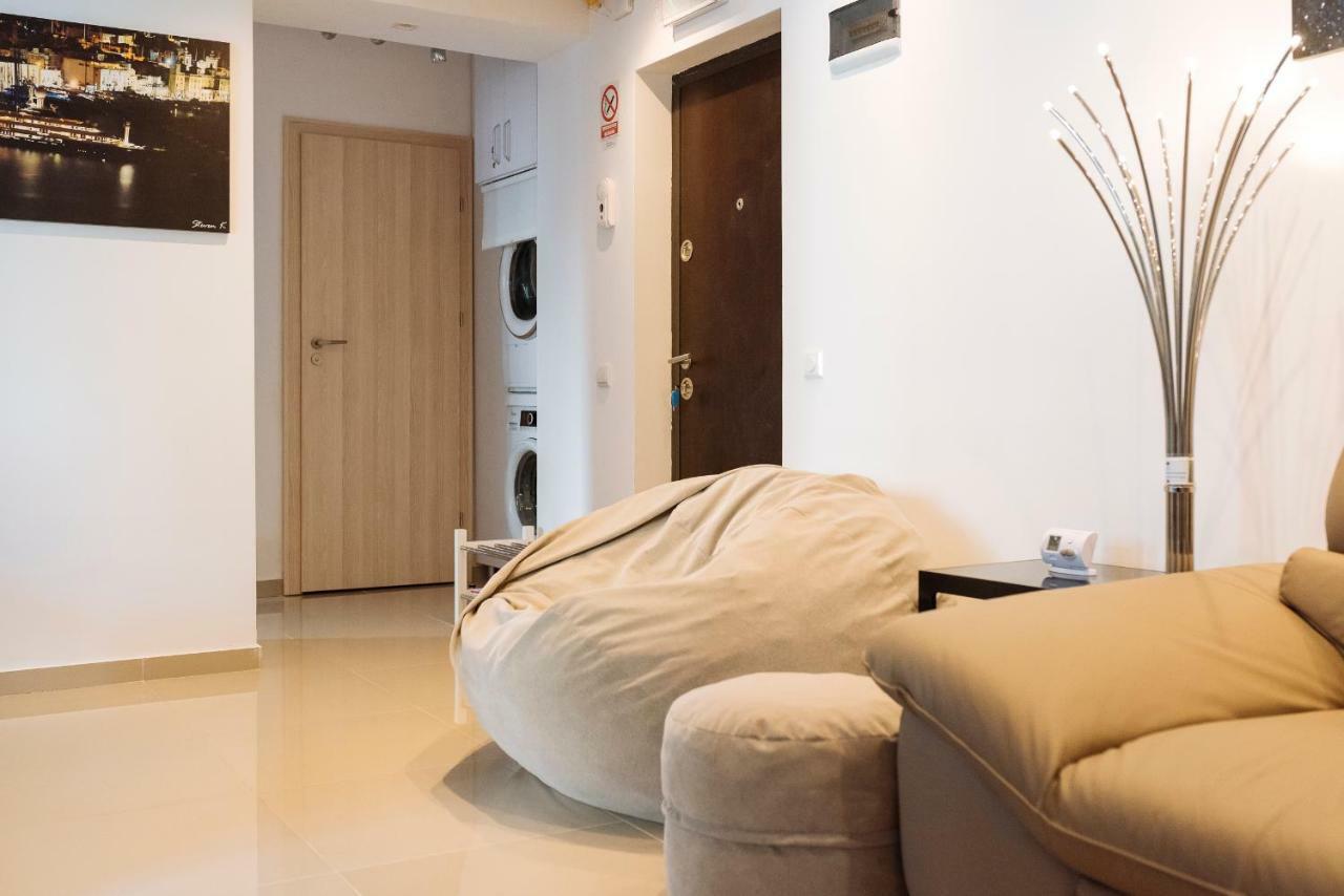 Luxury Flat 8 Near Metro Daire Bükreş Dış mekan fotoğraf